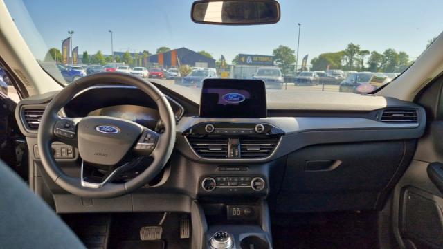 Ford Kuga image 9