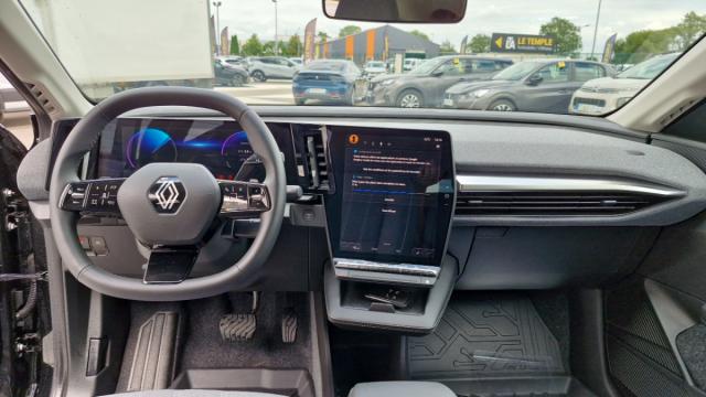 Renault Mégane E-Tech image 9