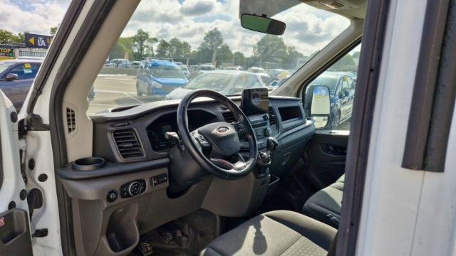 Ford Transit image 9