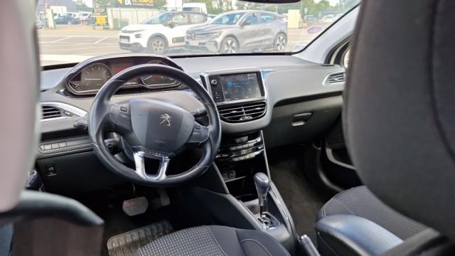 Peugeot 208 image 7