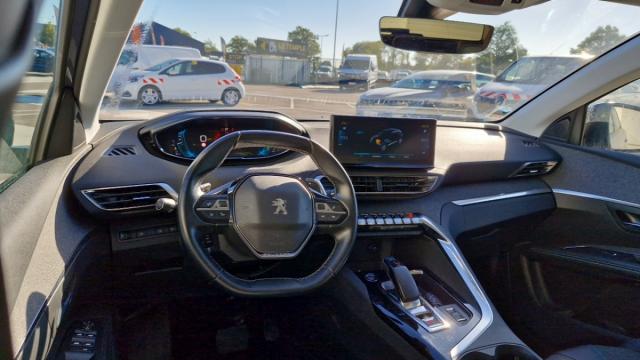 Peugeot 3008 image 2