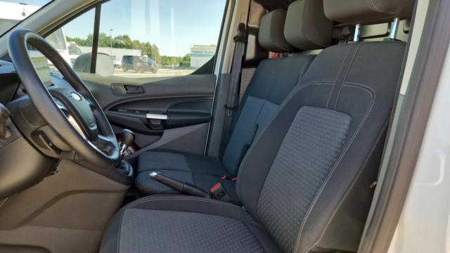 Ford Transit Connect image 8