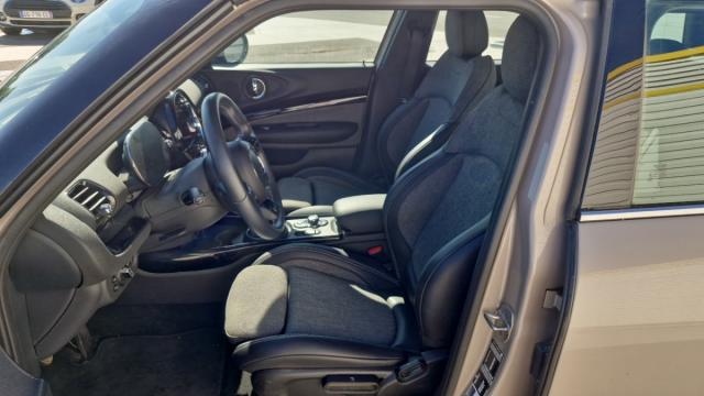 Mini Clubman image 2