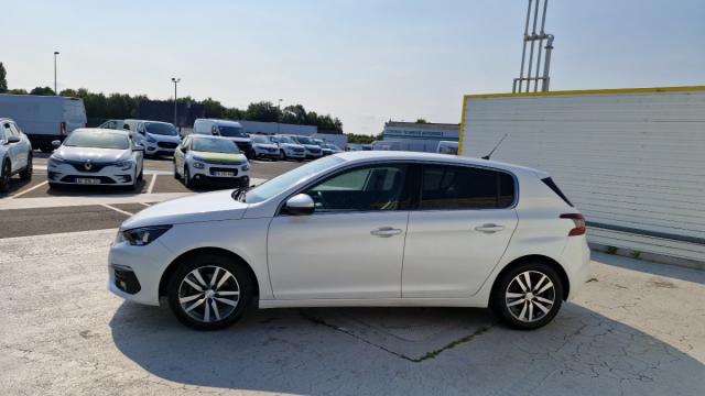 Peugeot 308 image 1