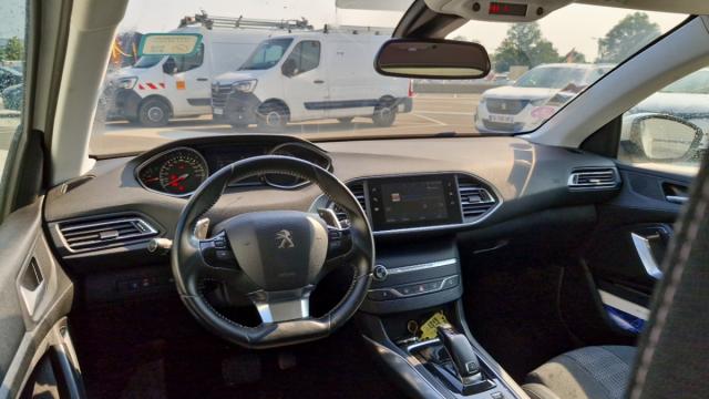 Peugeot 308 image 8