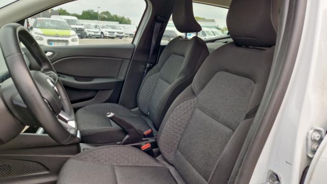 Renault Clio image 6