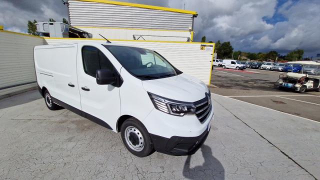 Renault Trafic image 2