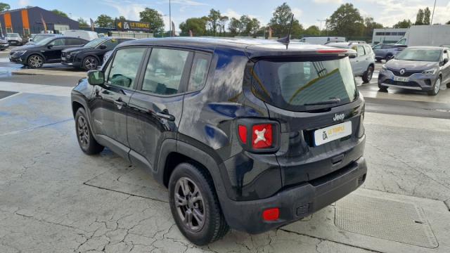 Jeep Renegade image 5