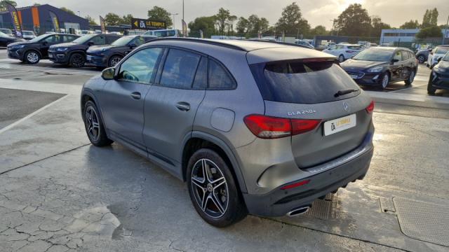 Mercedes Benz Gla image 9