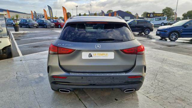 Mercedes Benz Gla image 2