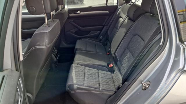 Volkswagen Passat Sw image 6