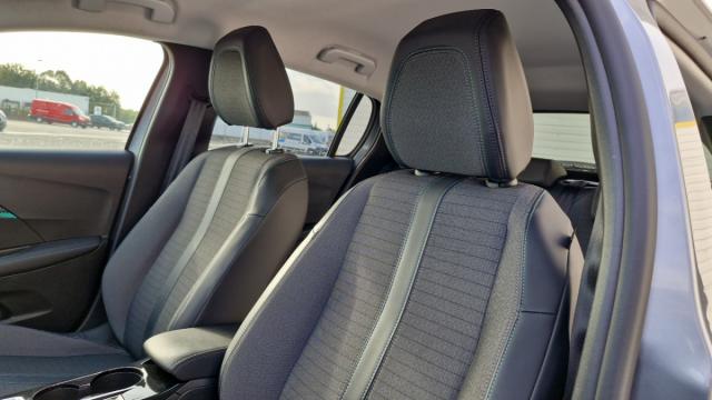 Peugeot 208 image 5
