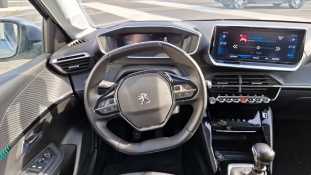 Peugeot 208 image 1