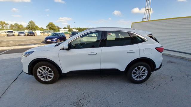 Ford Kuga image 8