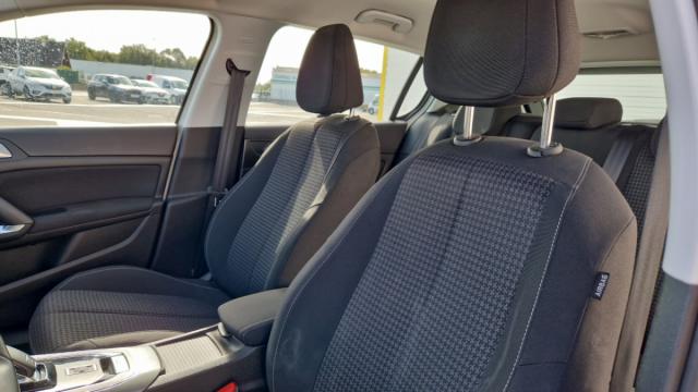 Peugeot 308 image 8