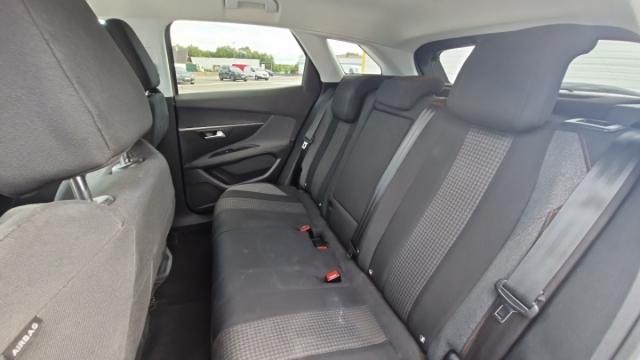 Peugeot 3008 image 2