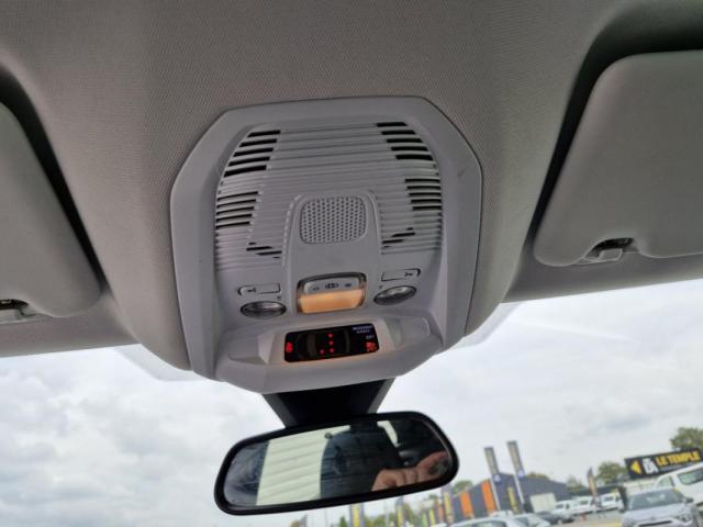 Peugeot 3008 image 2