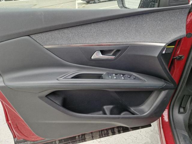 Peugeot 3008 image 9
