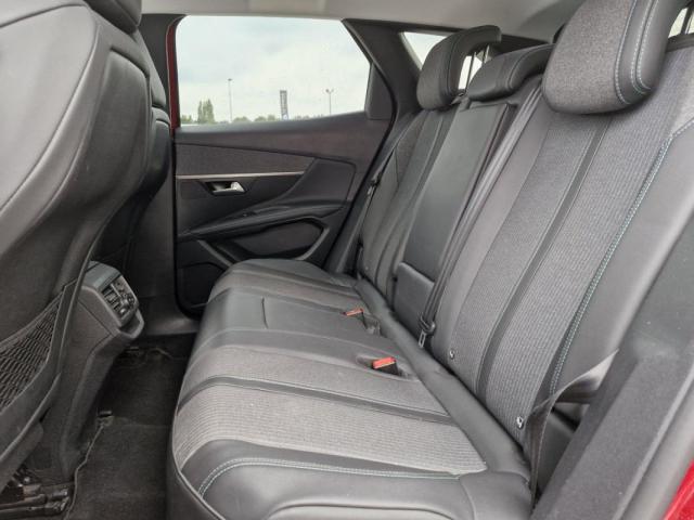 Peugeot 3008 image 2