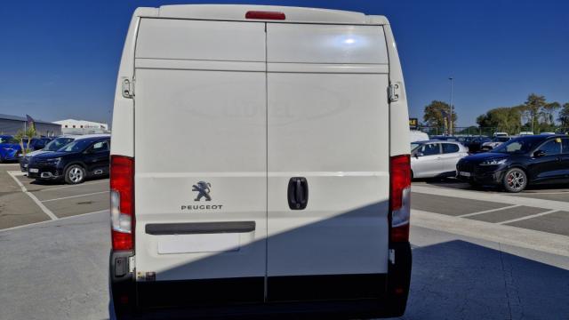 Peugeot Boxer image 1