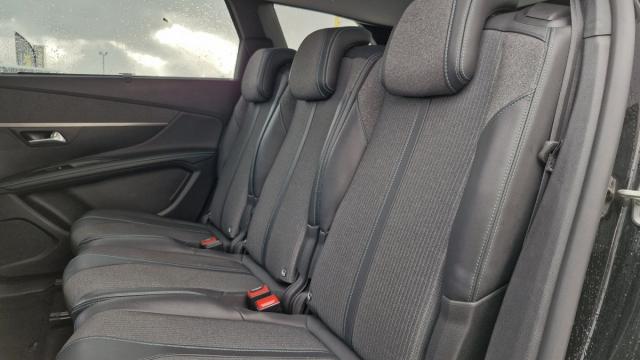 Peugeot 5008 image 2