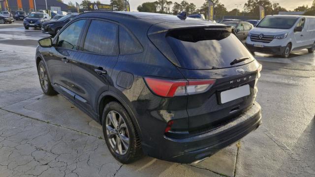 Ford Kuga image 3