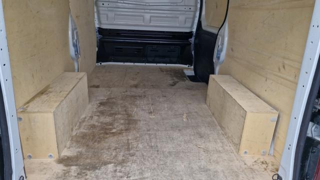 Renault Trafic image 2