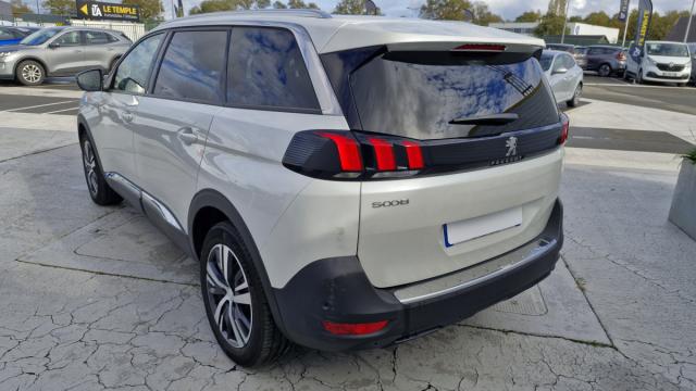 Peugeot 5008 image 9
