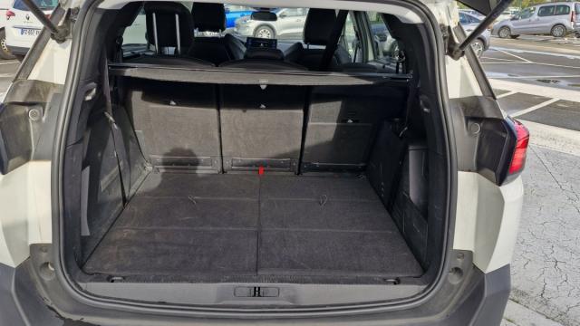 Peugeot 5008 image 2