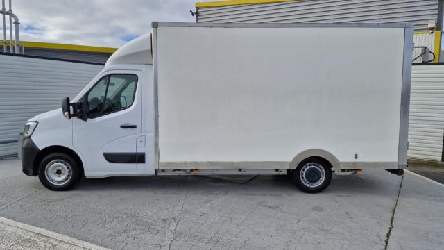 Renault Master image 2