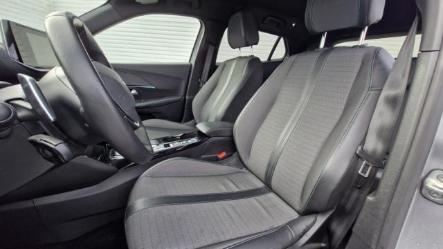 Peugeot 2008 image 2