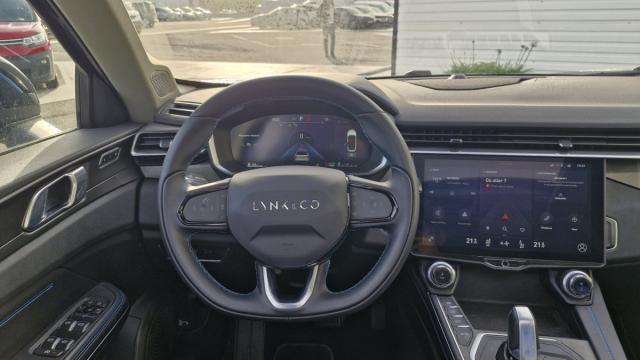 Lynk & Co 01 image 6