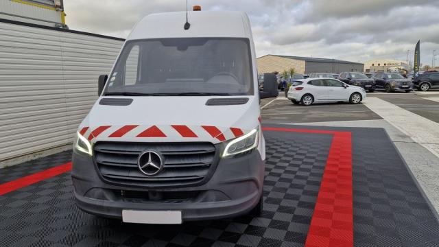 Mercedes Benz Sprinter image 2