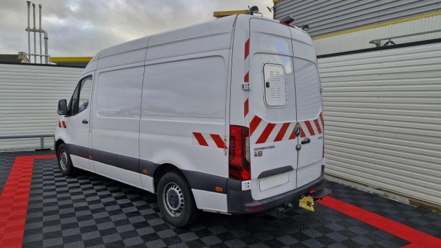 Mercedes Benz Sprinter image 5