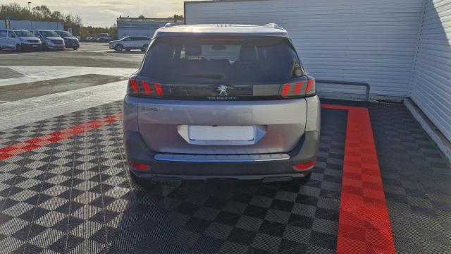 Peugeot 5008 image 9