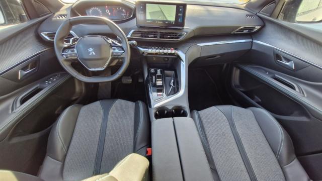 Peugeot 5008 image 1