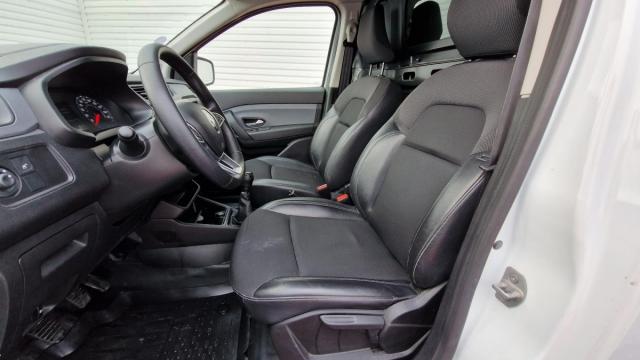 Renault Express Van image 6