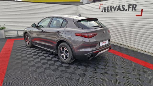 Alfa Romeo Stelvio image 6