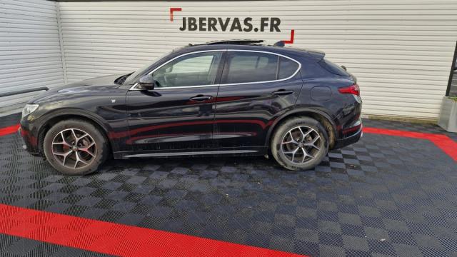 Alfa Romeo Stelvio image 9