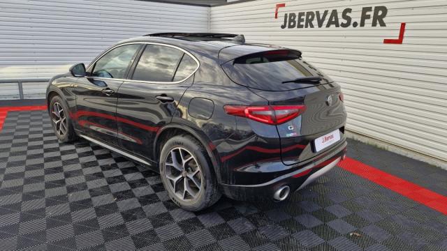 Alfa Romeo Stelvio image 7