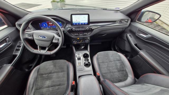 Ford Kuga image 2
