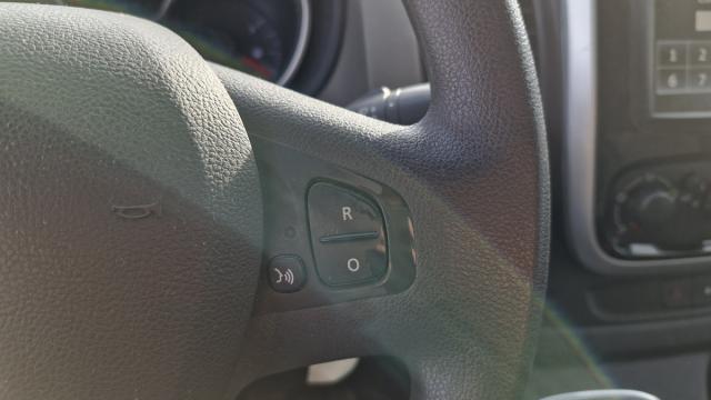 Renault Trafic image 7