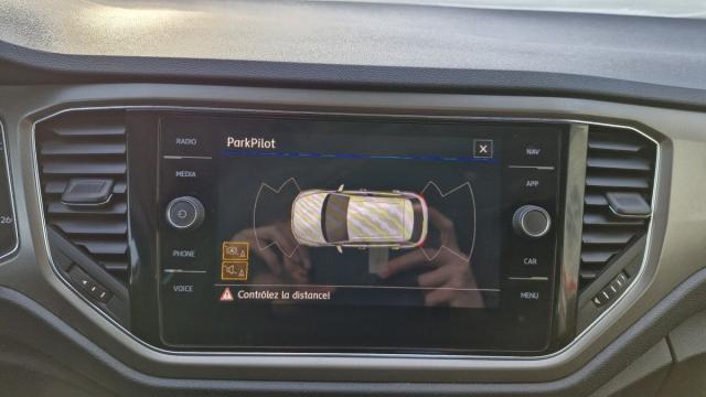 Volkswagen T-Roc image 9