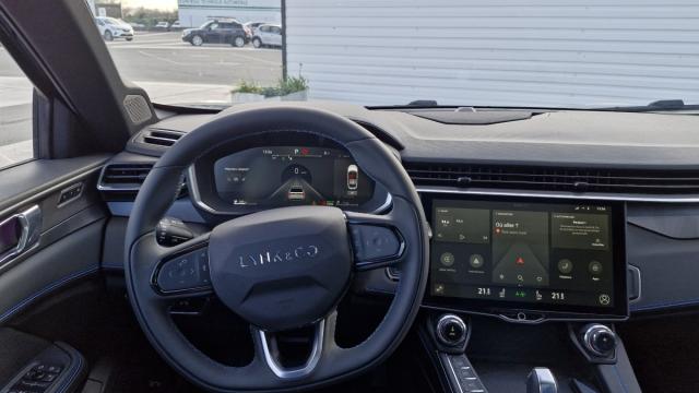 Lynk & Co 01 image 8