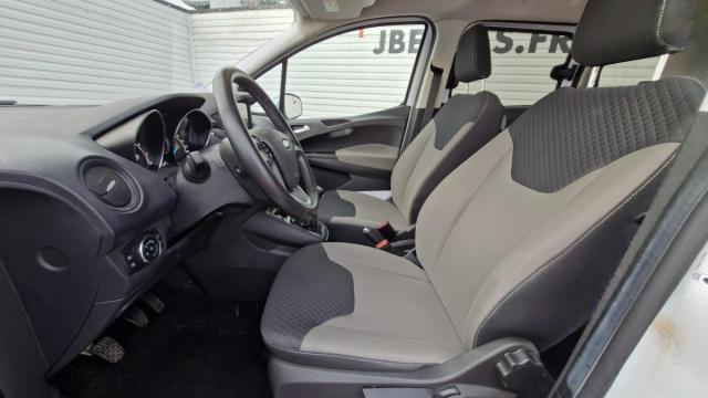 Ford Tourneo image 1