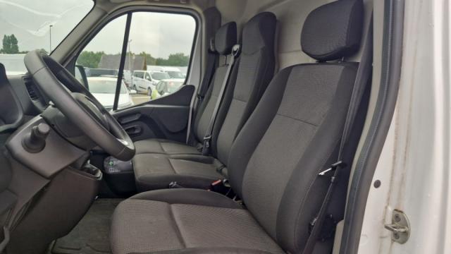 Renault Master image 2