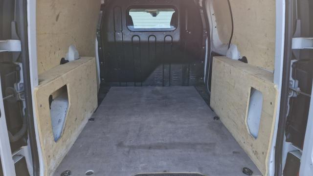 Renault Express Van image 5