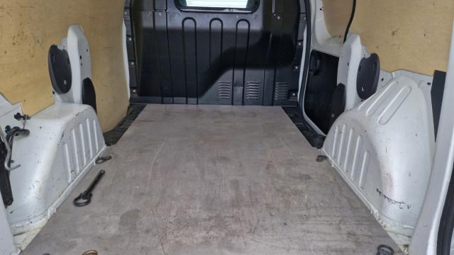 Renault Express Van image 3