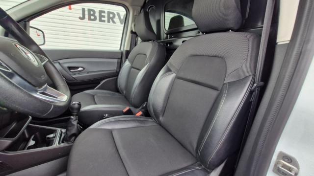 Renault Express Van image 2