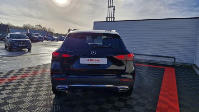 Mercedes Benz Gla image 6